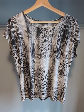 Short Sleeve Animal Print Top - Black & White